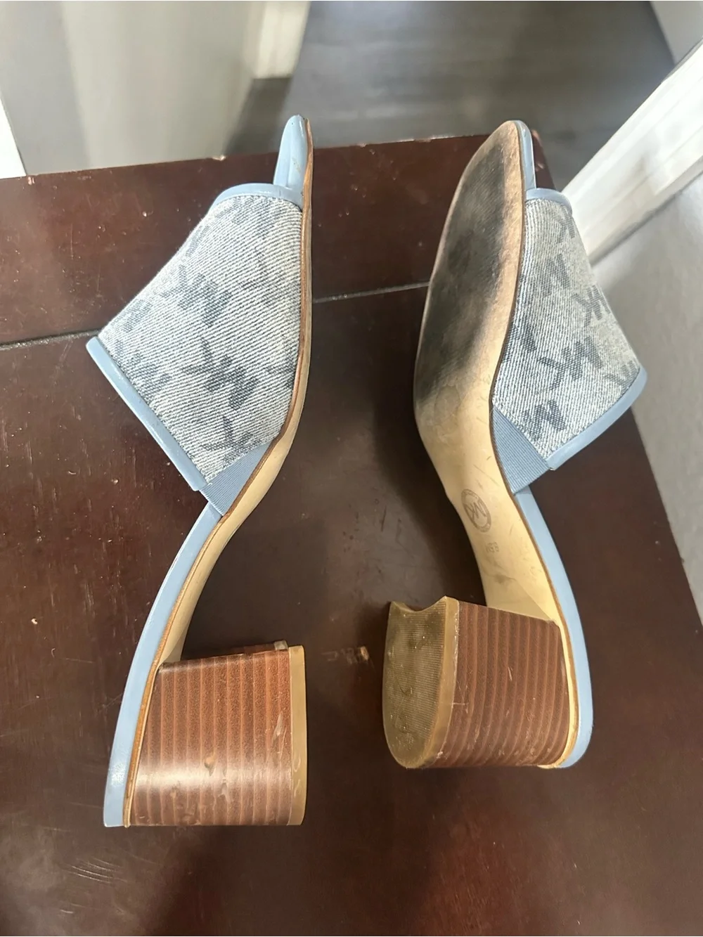 Michael Kors chic slide